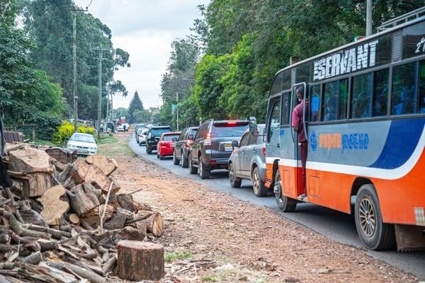 21 killed in bus crash in Kenya