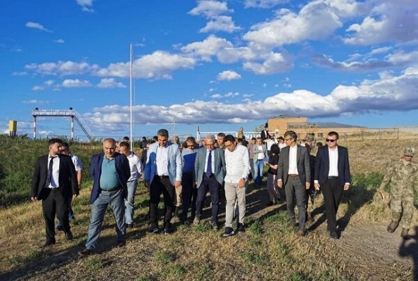 Serdar Kılıç’tan Ermenistan sınırında inceleme Serdar Kılıç’tan Ermenistan sınırında inceleme