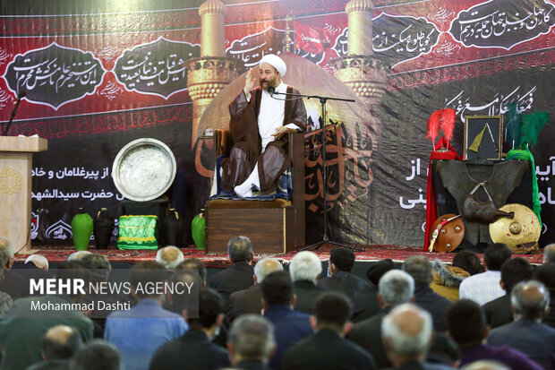 آئین استقبال از محرم و تجلیل از پیرغلامان حسینی در اردبیل