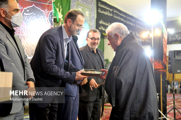 آئین استقبال از محرم و تجلیل از پیرغلامان حسینی در اردبیل