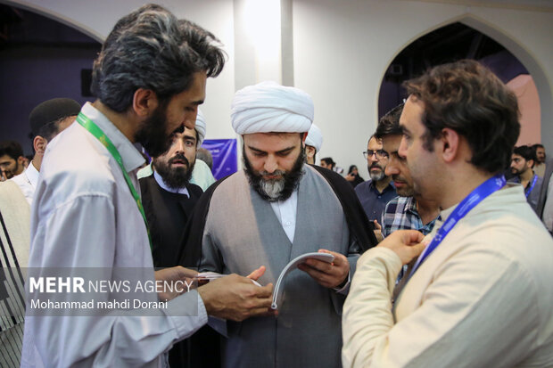 Pres. Raeisi visits Iran Management Synergy Exhibition