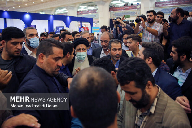Pres. Raeisi visits Iran Management Synergy Exhibition