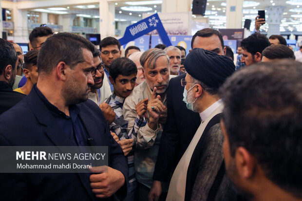 Pres. Raeisi visits Iran Management Synergy Exhibition