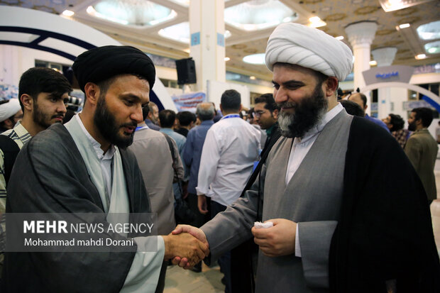 Pres. Raeisi visits Iran Management Synergy Exhibition