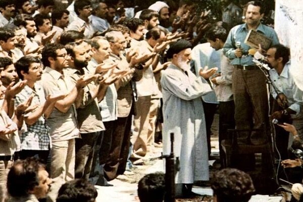 خاطرات اولین نماز جمعه انقلاب اسلامی در برنامه « قرارگاه»
