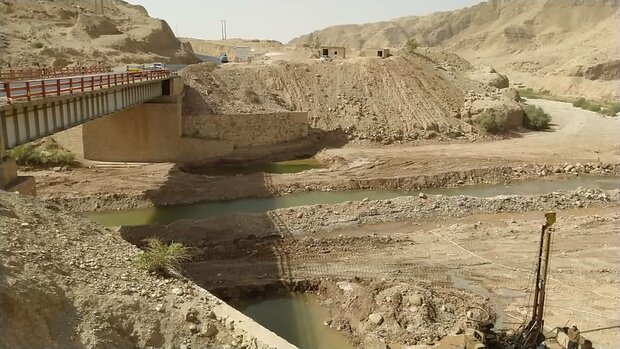 لزوم تسریع در روند اجرای عملیات ۴ بانده کردن جاده ایلام-مهران