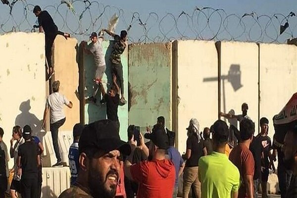 Iraqi protesters in Green Zone attempt to storm US embassy