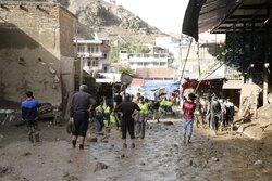 حصيلة ضحايا السيول في طهران ترتفع إلى 8 اشخاص