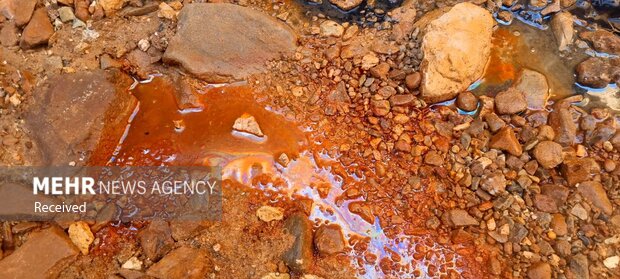 چشمه 7 رنگ شاهرود