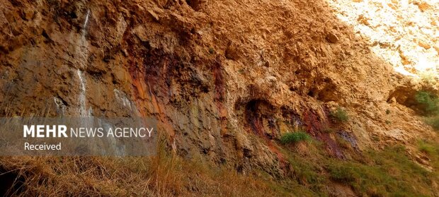 چشمه 7 رنگ شاهرود