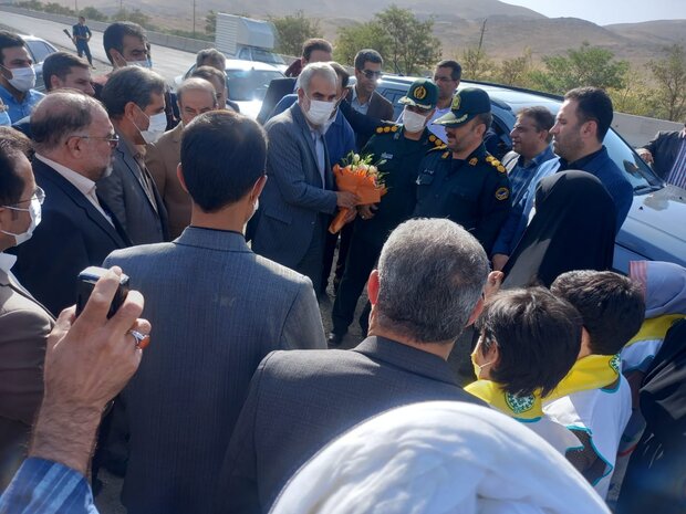 وزیر آموزش و پرورش وارد نهاوند شد