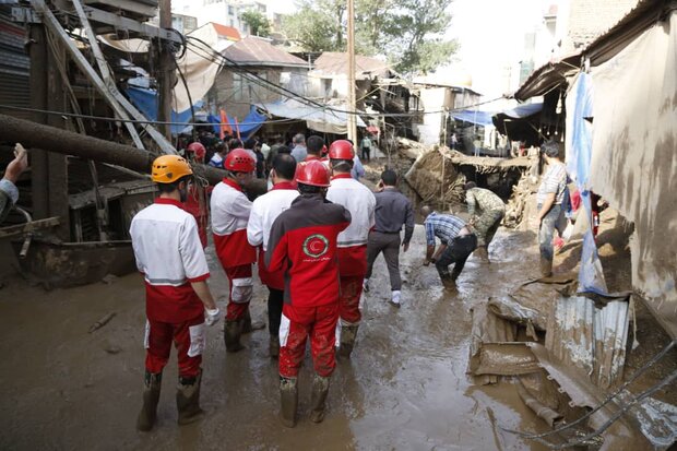 سیل در فیروزکوه/ اعزام ۵ خودروی عملیاتی و ۱۸ امدادگر سیل در فیروزکوه/ اعزام ۵ خودروی عملیاتی و ۱۸ امدادگر