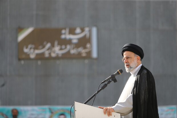 رئیس جمهور از پایگاه شهید نوژه همدان بازدید کرد