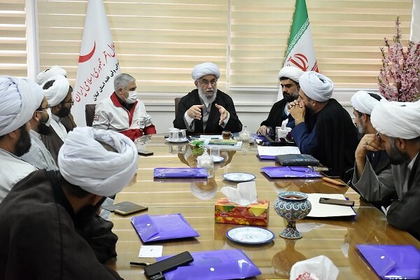 روحانیون با تبیین اسلام واقعی مقابل بدعتها بایستند