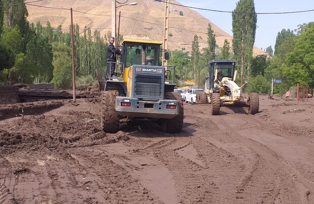 راه‌های اصلی و روستایی شهرستان طالقان رفع انسداد شد
