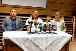 فوتبال ایران برایم پیچیده نیست/ شاید بازیکنان غیربومی بگیریم