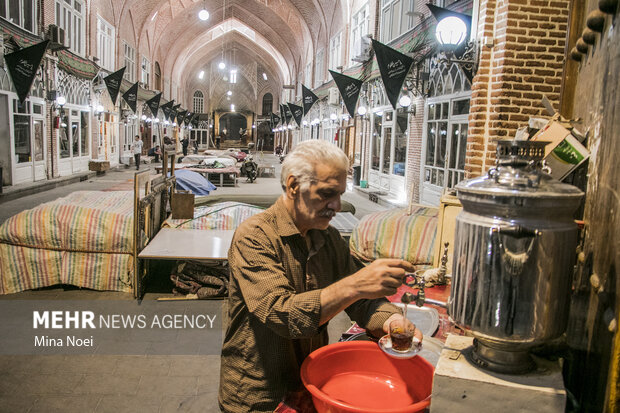 بزرگ‌ترین بازار مسقف جهان سیاه‌پوش  شد