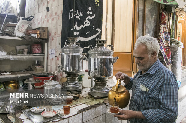 بزرگ‌ترین بازار مسقف جهان سیاه‌پوش  شد