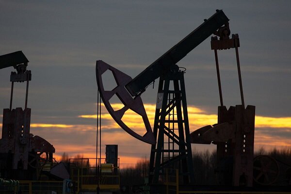 مقام روس: سقف قیمتی نفت، باعث رشد انفجاری قیمت سوخت می شود