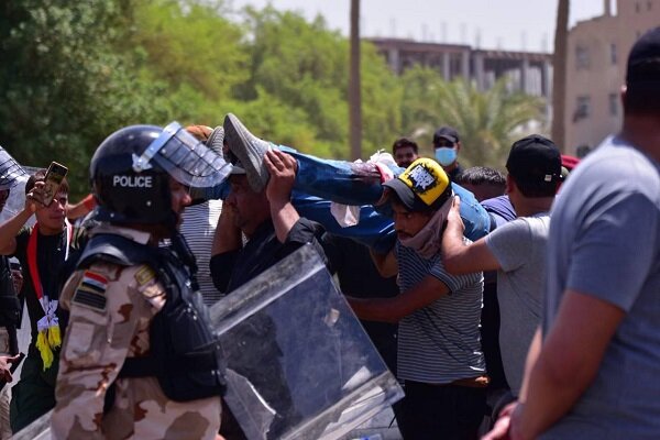 درگیری طرفداران صدر با نیروهای امنیتی در ورودی منطقه الخضراء/ ۲۲ نفر زخمی شدند