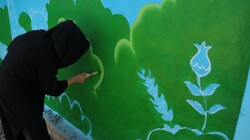 نقاشی امید بر دیوارهای مدرسه یک روستا در قزوین