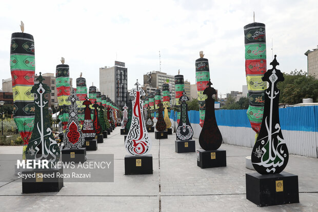 نصب ۵۰۰ تیغه علامت منقش به القاب اباعبدالله