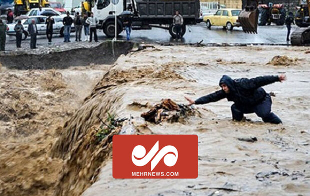 سقوط دو دختر در جوی آب در جریان سیل شیراز