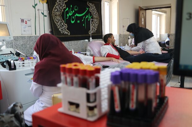 اهدای خون توسط ۱۲۰ عضو داوطلب هلال احمر خراسان جنوبی