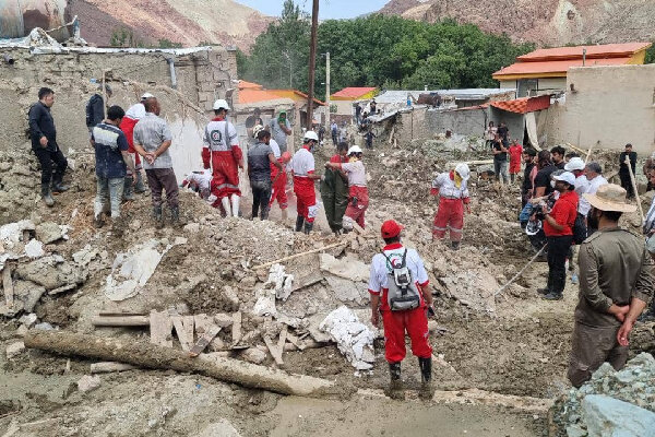 امدادرسانی به سیل‌زدگان مناطق مختلف استان تهران ادامه دارد