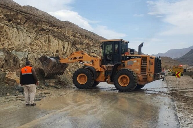 تداوم فعالیت «مانسون» در بوشهر/ زیرساختهای برق و راه خسارت دید