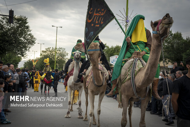 حرکت نمادین کاروان امام حسین(ع) در فرخ شهر چهارمحال و بختیاری