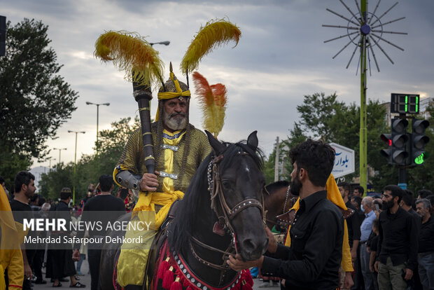 حرکت نمادین کاروان امام حسین(ع) در فرخ شهر چهارمحال و بختیاری