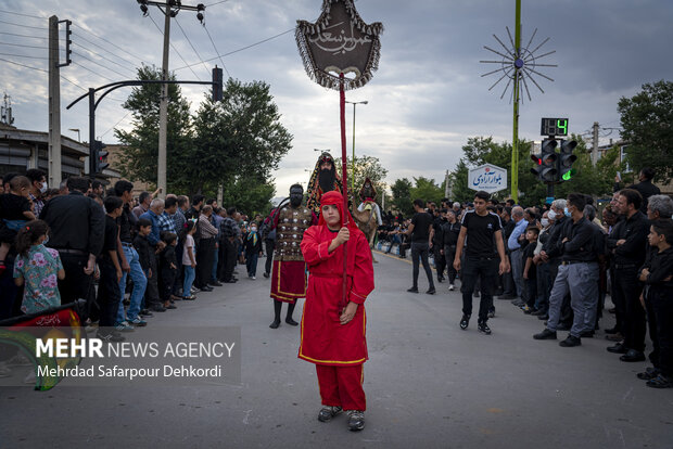 حرکت نمادین کاروان امام حسین(ع) در فرخ شهر چهارمحال و بختیاری