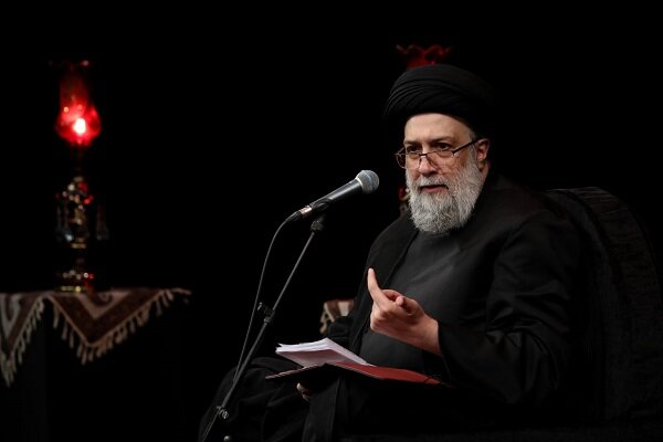 حجت الاسلام علوی تهرانی در مسجد حضرت امیر (ع) سخنرانی می کند