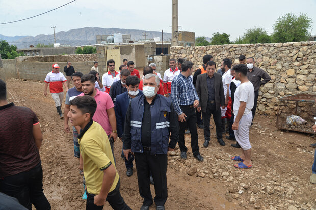 اعطای وام قرض الحسنه به نیازمندان سیل زده کوه چنار