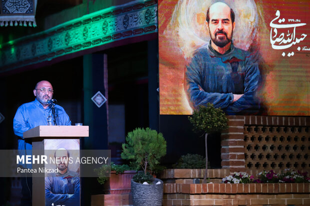 افتتاح نمایشگاه حبیبالله صادقی/ حبیب جانش را برای نقاشی داد