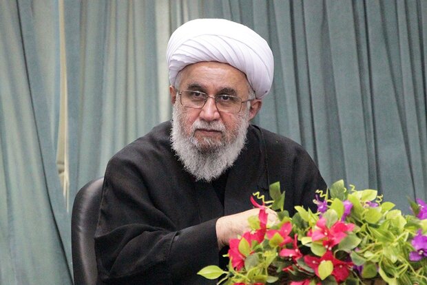  جنگ‌های قومی و قبیلگی در میان ملّت مسلمان ایران، بی معنا است