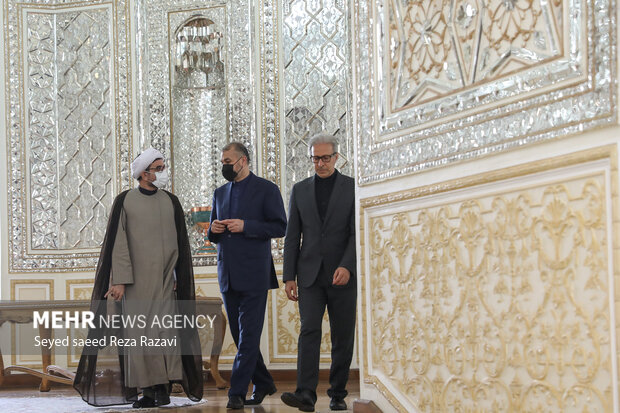 حسین امیرعبداللهیان وزیر امور خارجه ایران  در حال ورود به محل دیدار با زیاد نخاله دبیر کل جهاد اسلامی فلسطین در محل وزارت خارجه است