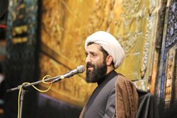 مکتب عاشورا نسخه ایستادگی در برابر سلطه است