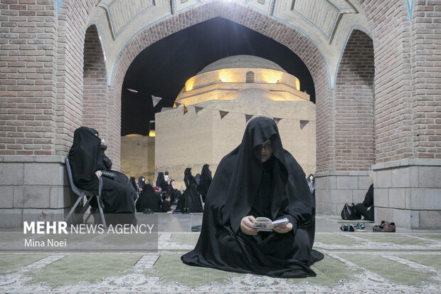 مراسم عزاداری اباعبدالله الحسین(ع) در محوطه مسجد کبود تبریز