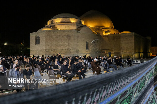 مراسم عزاداری اباعبدالله الحسین(ع) در محوطه مسجد کبود تبریز