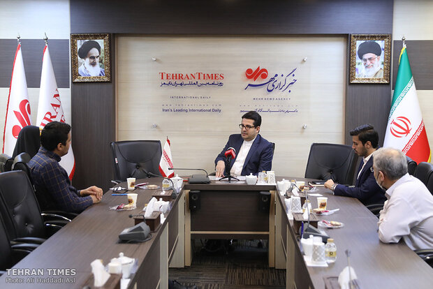 Iranian envoy to Baku sits with Tehran Times