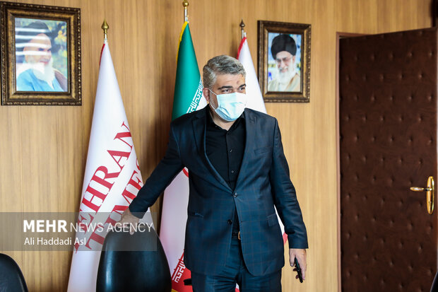  محمد خوانساری معاون وزیر ارتباطات و رئیس سازمان فناوری اطلاعات در حال دیدار و گفتگو با محمد شجاعیان مدیر عامل گروه رسانه ای مهر است