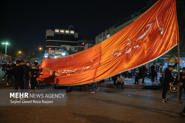 Tehraners mourn for Imam Hussein in 6th night of Muharram