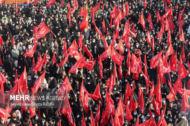 تہران کے امام حسینؑ اسکوائر میں خان طومان کے شہدا کا تشییع جنازہ
