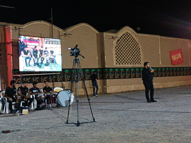 مراسم عزاداری همراه با اجرای مارش در جوار مسجد جامع اردستان