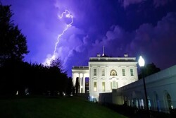 VIDEO: Moments of lightning strike near White House