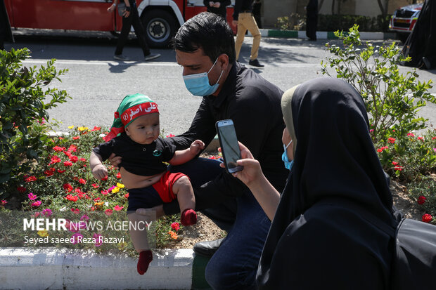 مصلی تہران میں کربلا کے ننھے مجاہد کی یاد میں بچوں کا اجتماع
