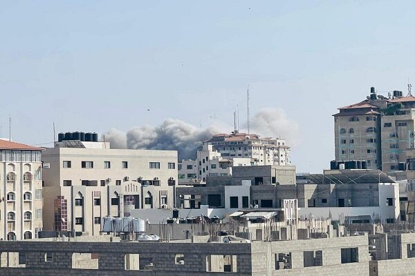 جنگنده های ارتش رژیم صهیونیستی غزه را هدف قرار دادند+ تصاویر
