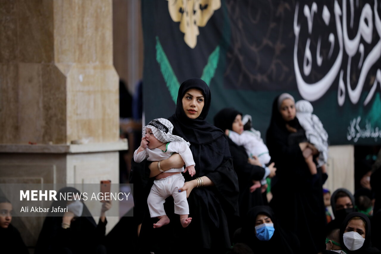 شیرخوارگان حسینی به مهیمانی علیاصغر میروند